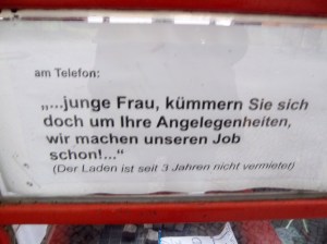 Telefonzelle vor dem Rathaus Tiergarten