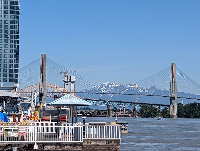 Bye-bye Paddlewheeler Pub